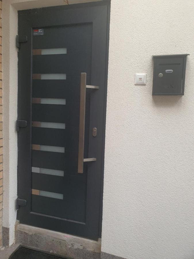 Apartman Din Travnik Eksteriør bilde