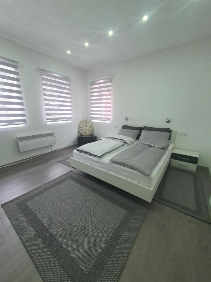 Apartman Din Travnik Eksteriør bilde